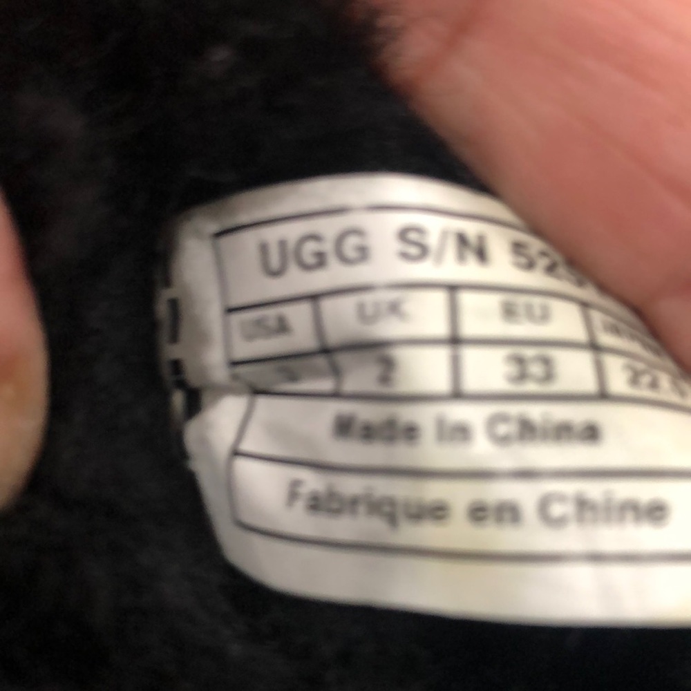 Ugg - Picture 5 of 7